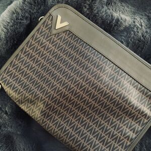ADDITIONAL PRICE SLASH!! AUTHENTIC VALENTINO CLUTCH with extra insert/ chain